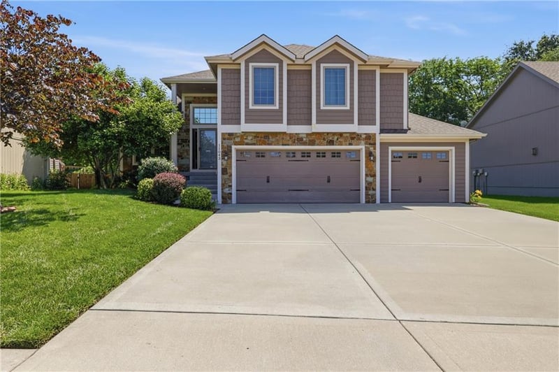 11043 Madison Ave, Kansas City, MO 64155