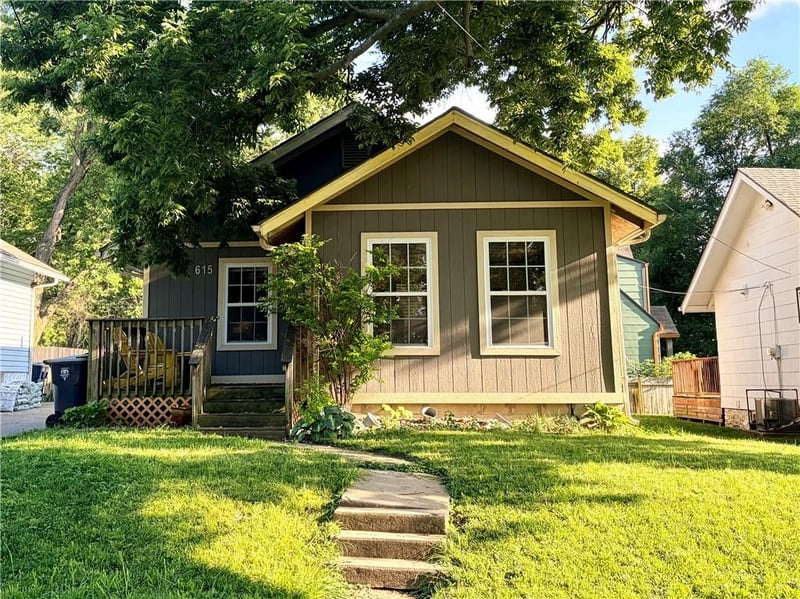 615 77th St, Kansas City, MO 64114