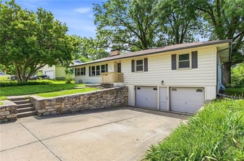 7745 Yecker Ave, Kansas City, KS 66109