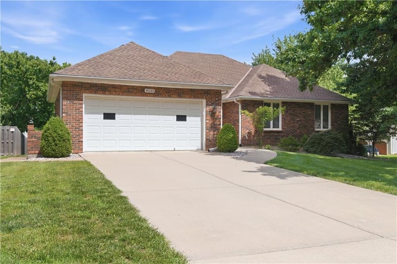 8533 Constance St, Lenexa, KS 66215