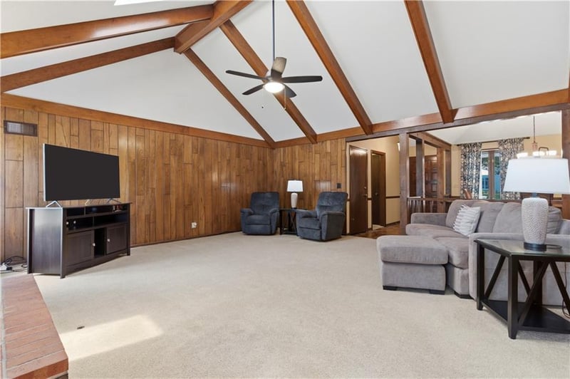 8533 Constance St, Lenexa, KS 66215