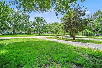 8017 E 88th St, Kansas City, MO 64138