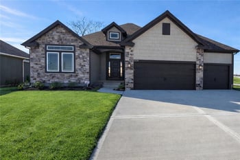 10130 N Winchester Ave, Kansas City, MO 64156