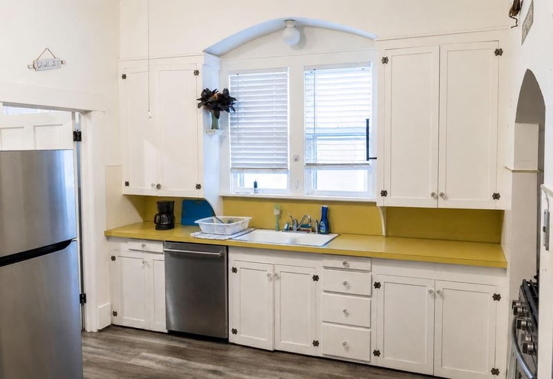 2402 Mitchell Ave, St Joseph, MO 64507