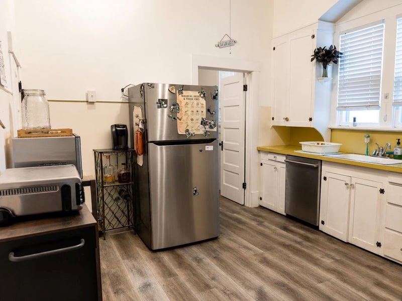 2402 Mitchell Ave, St Joseph, MO 64507