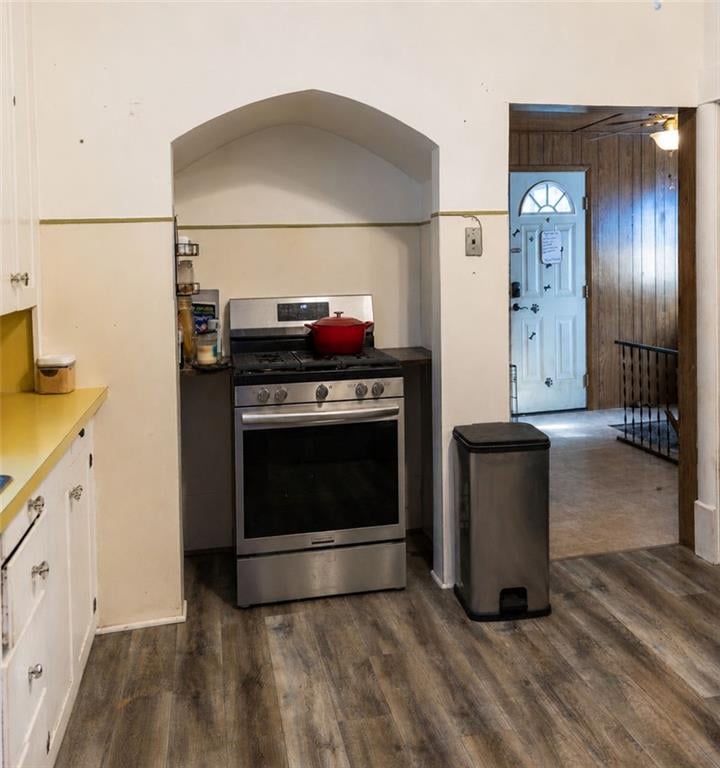 2402 Mitchell Ave, St Joseph, MO 64507