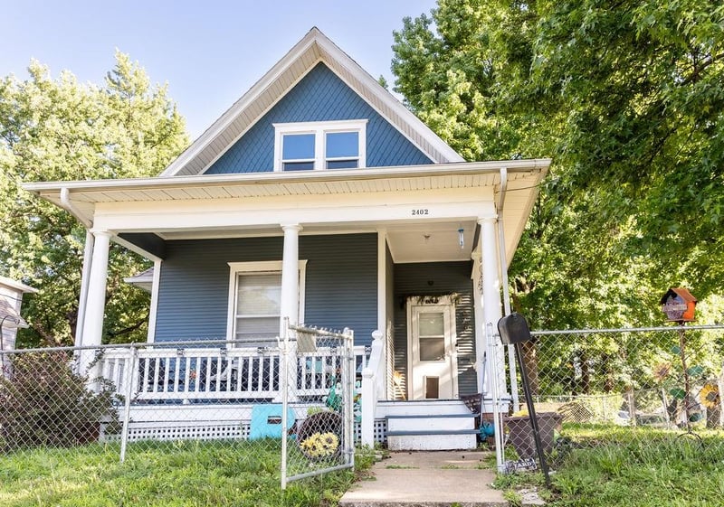 2402 Mitchell Ave, St Joseph, MO 64507