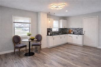 4242 College Ave, Kansas City, MO 64130