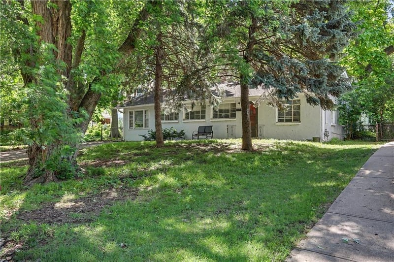 937 32nd Ter, Kansas City, MO 64111