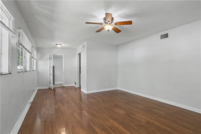 937 32nd Ter, Kansas City, MO 64111