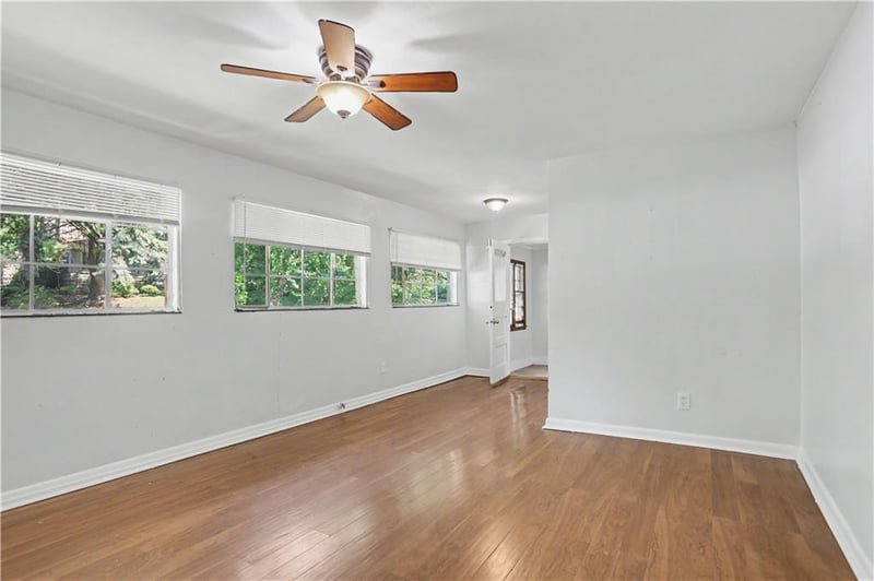 937 32nd Ter, Kansas City, MO 64111