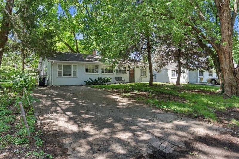 937 32nd Ter, Kansas City, MO 64111