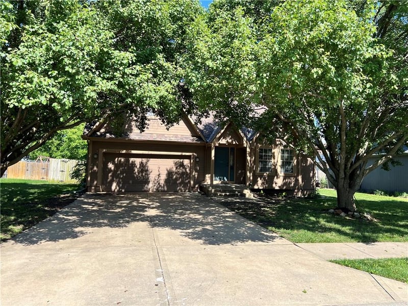 741 Poplar St, Gardner, KS 66030