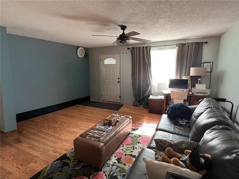 8504 Oldham Rd, Kansas City, MO 64138