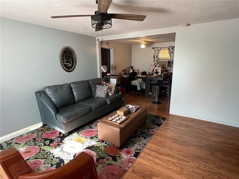 8504 Oldham Rd, Kansas City, MO 64138