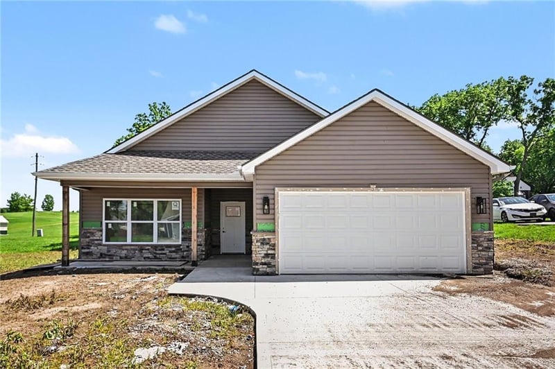 1007 Moore Dr, Plattsburg, MO 64477