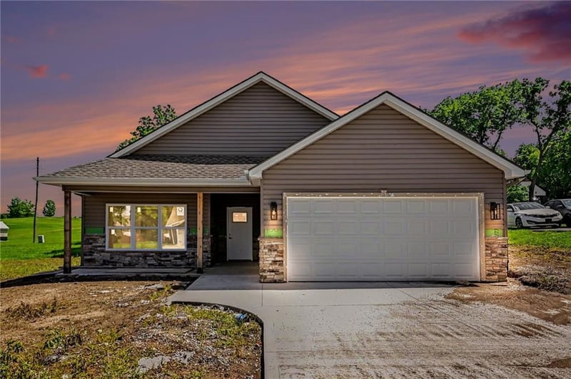 1007 Moore Dr, Plattsburg, MO 64477
