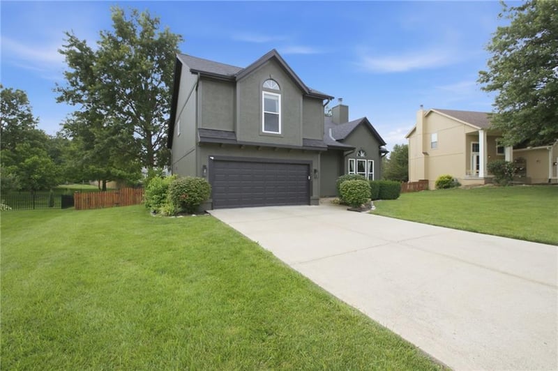 21607 51st St, Shawnee, KS 66226