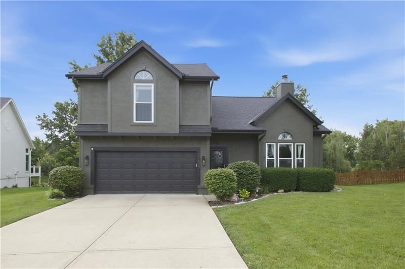 21607 51st St, Shawnee, KS 66226