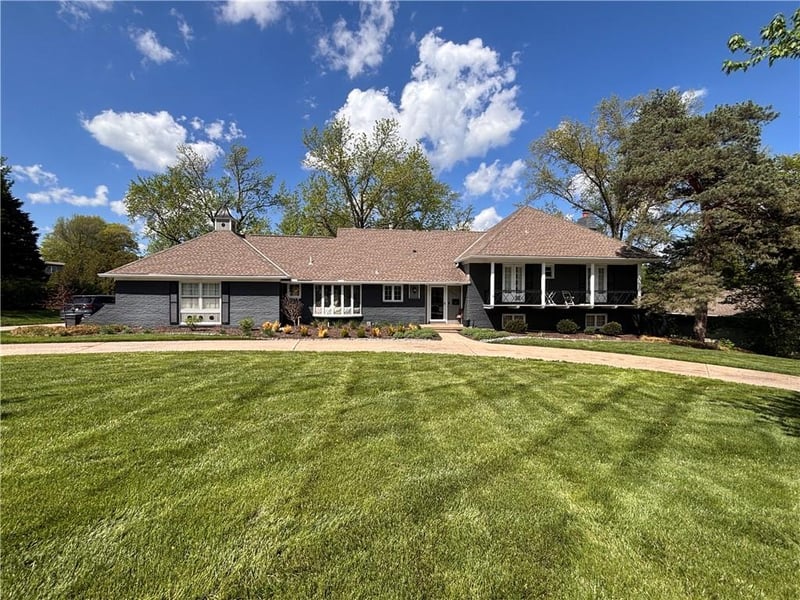 2444 103 St, Leawood, KS 66206