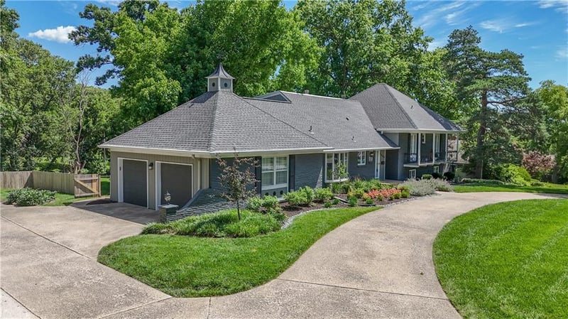 2444 103rd St, Leawood, KS 66206