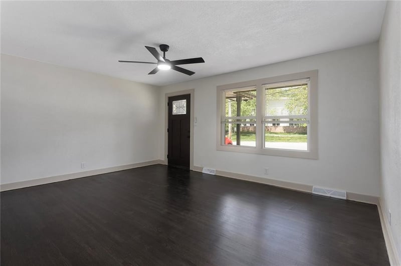 508 Jefferson St, Lee's Summit, MO 64063