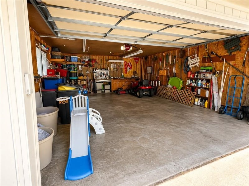 221 Frederick Ave, Maryville, MO 64468