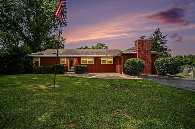 1728 Berry Rd, Independence, MO 64057