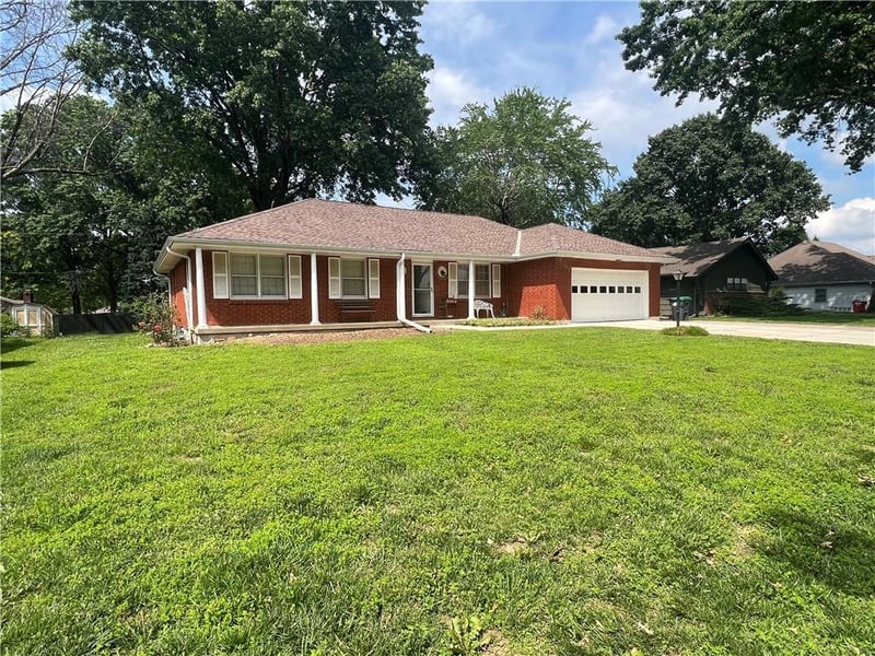 1101 Azure Ave, Blue Springs, MO 64015