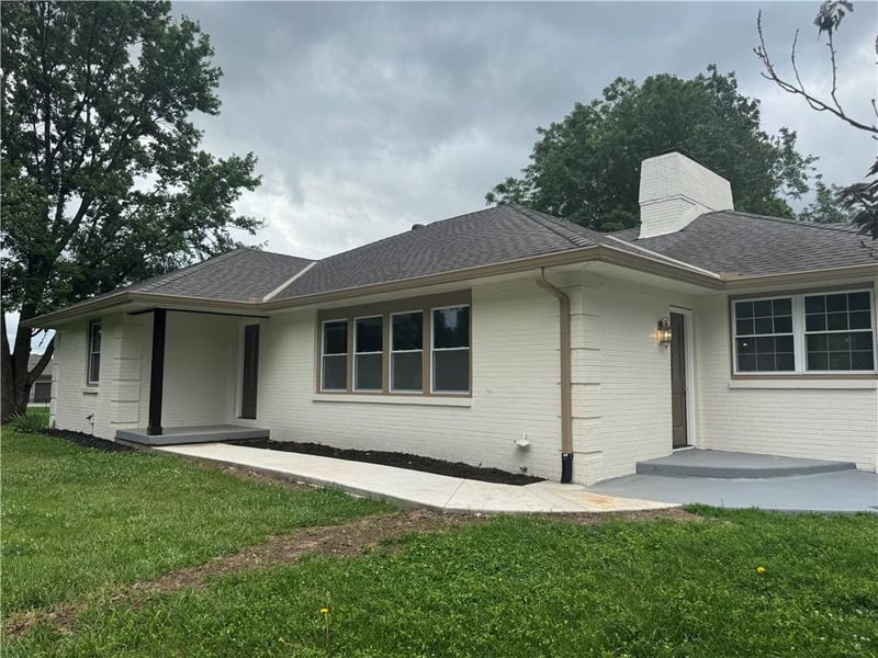 10505 49th St, Shawnee, KS 66203