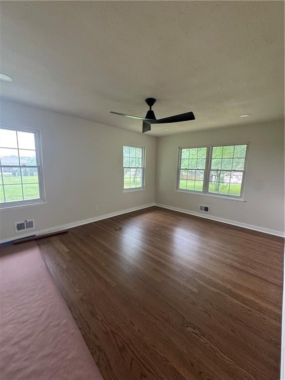 10505 49th St, Shawnee, KS 66203