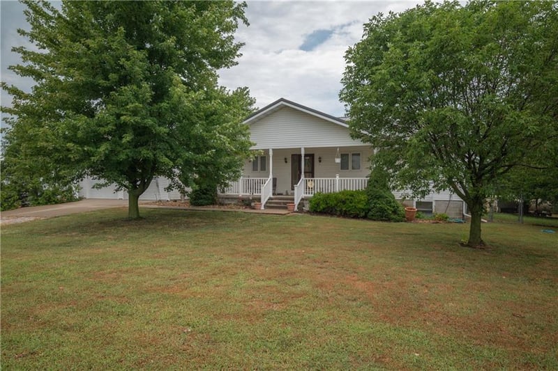 619 V Hw, Lamar, MO 64759