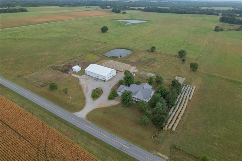 619 V Hw, Lamar, MO 64759