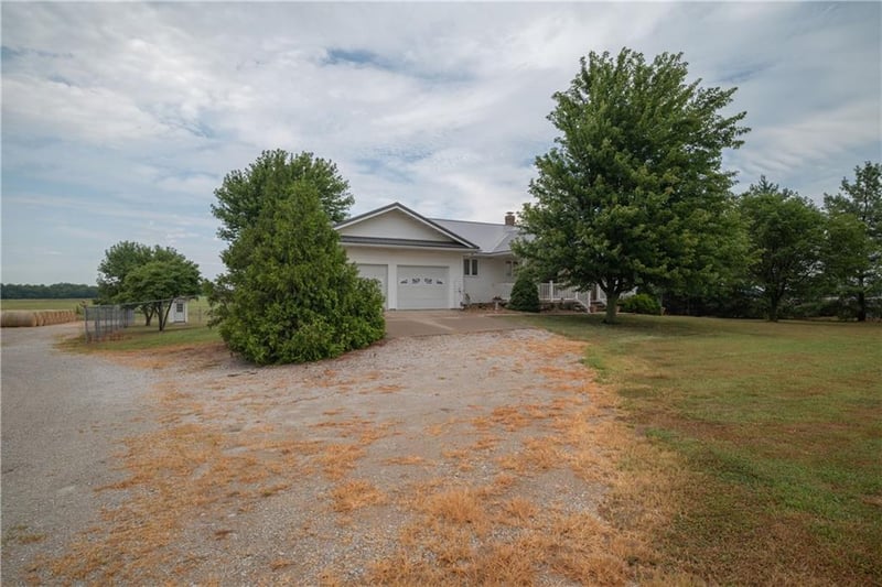 619 V Hw, Lamar, MO 64759