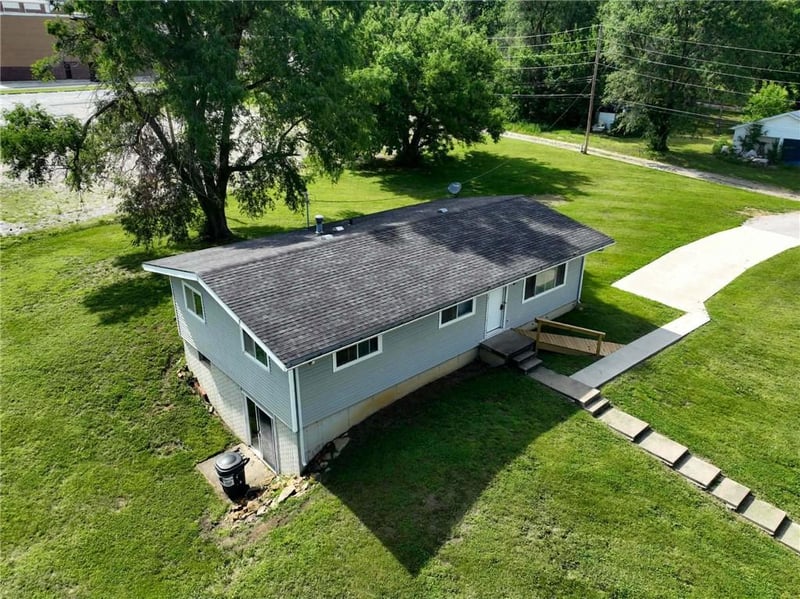 1115 3rd Ave, Horton, KS 66439