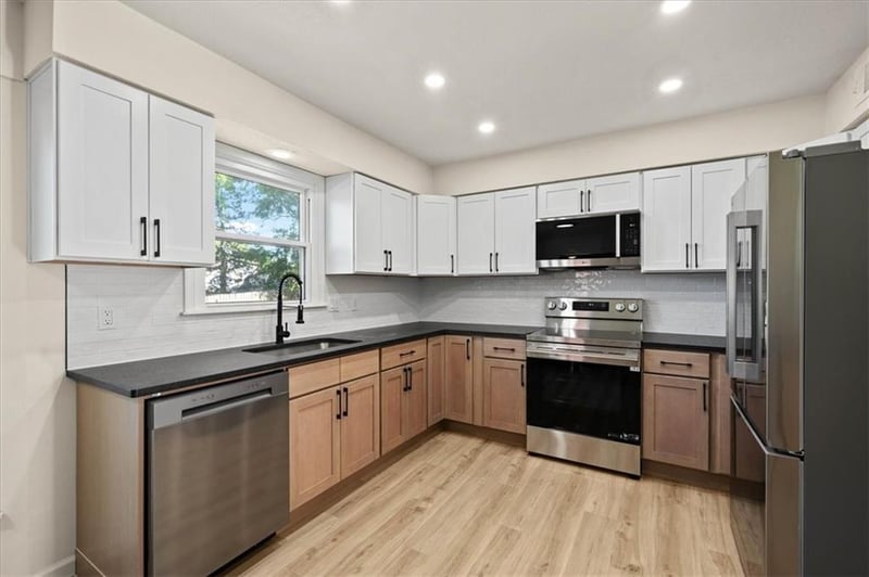 10310 Eby St, Overland Park, KS 66212