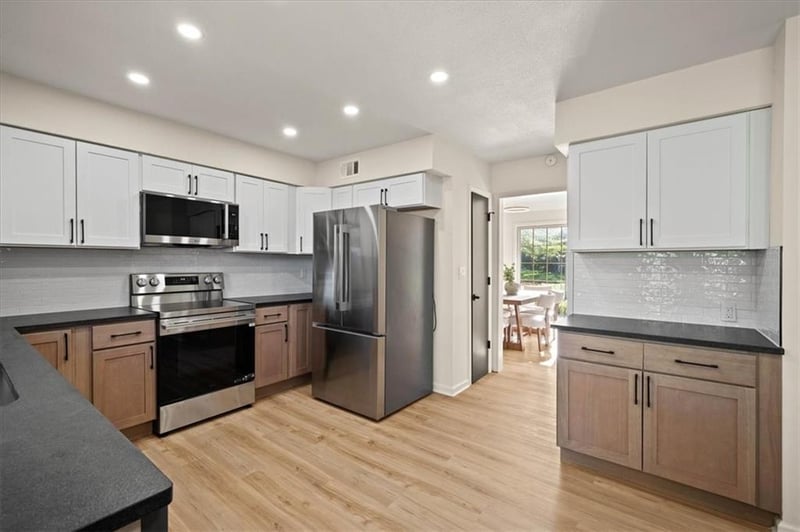 10310 Eby St, Overland Park, KS 66212