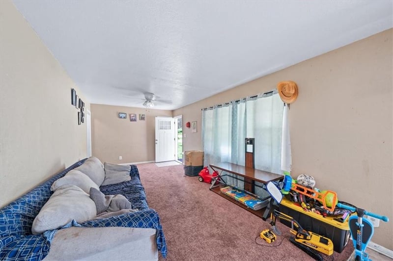 142 Sugar Creek Blvd, Independence, MO 64054