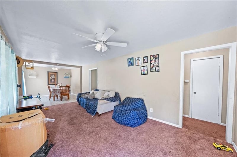 142 Sugar Creek Blvd, Independence, MO 64054