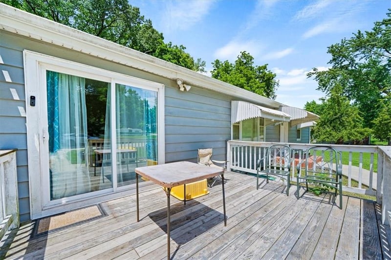 142 Sugar Creek Blvd, Independence, MO 64054