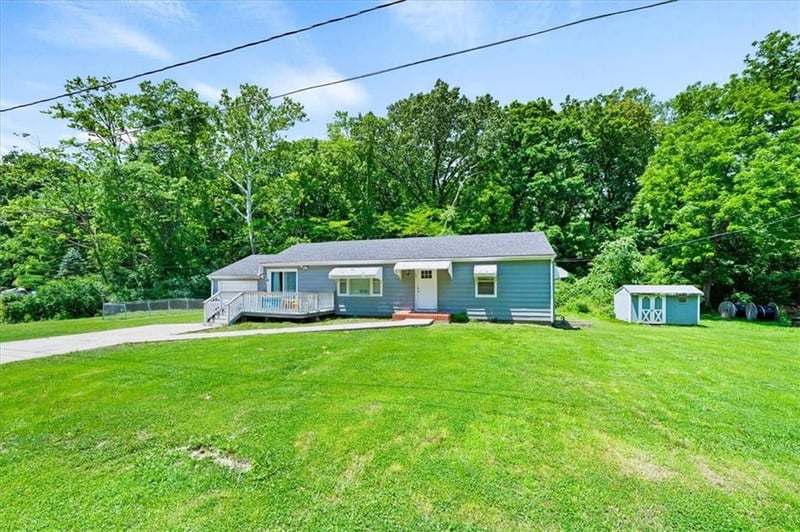 142 Sugar Creek Blvd, Independence, MO 64054
