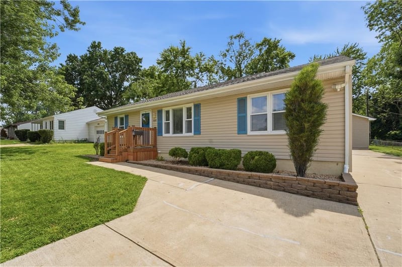 800 Miller St, Lee's Summit, MO 64063