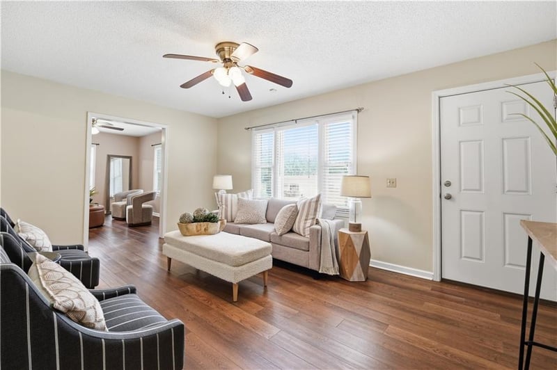 800 Miller St, Lee's Summit, MO 64063