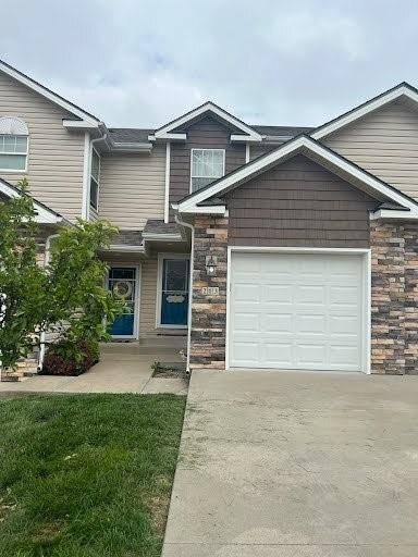 213 Pointe Ln, Raymore, MO 64083
