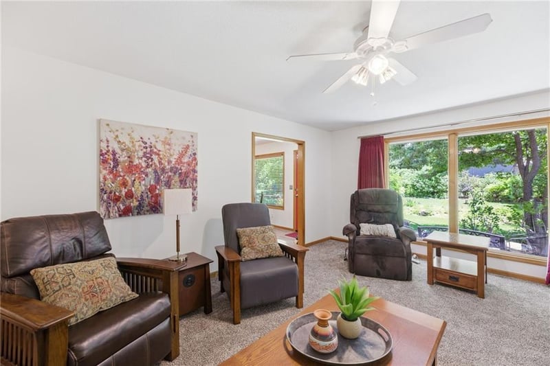 904 Joseph Dr, Lawrence, KS 66049