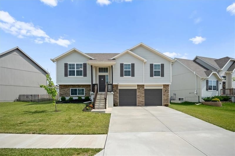 723 Connor St, Belton, MO 64012