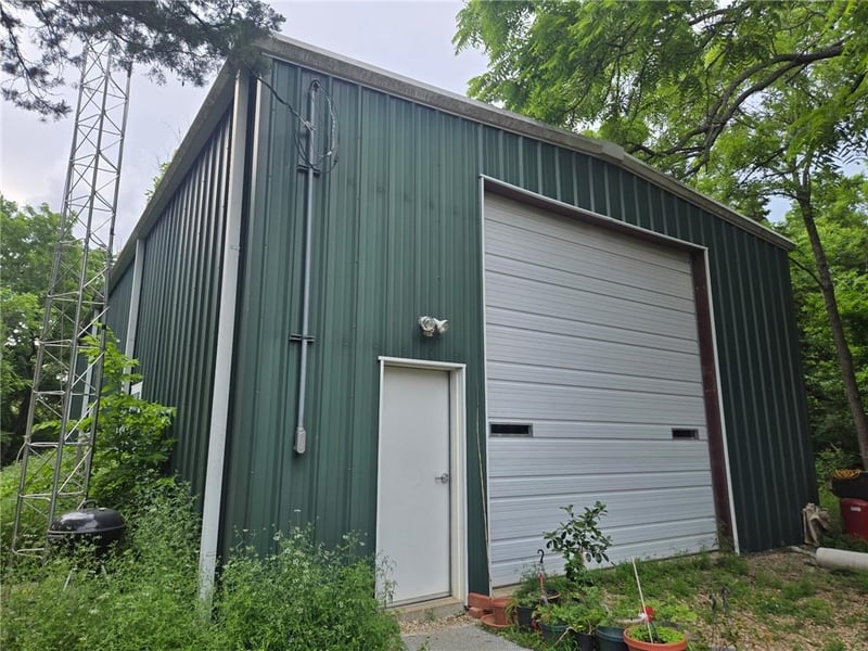 1619 E 318th Rd, Lecompton, KS 66050