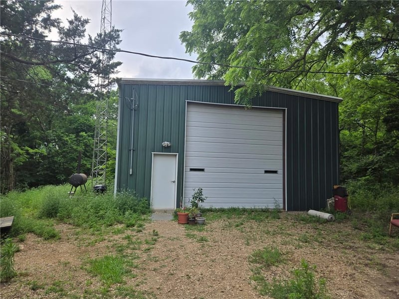 1619 E 318th Rd, Lecompton, KS 66050