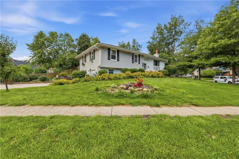 2821 Tepee Ave, Independence, MO 64057