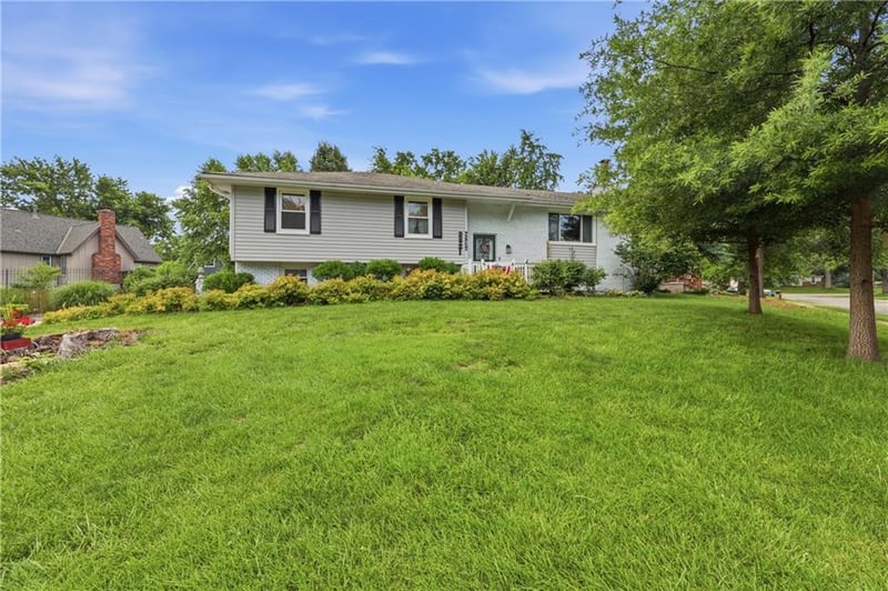 2821 Tepee Ave, Independence, MO 64057